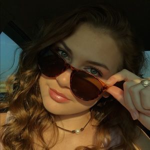 Meet your Posher, Olivia